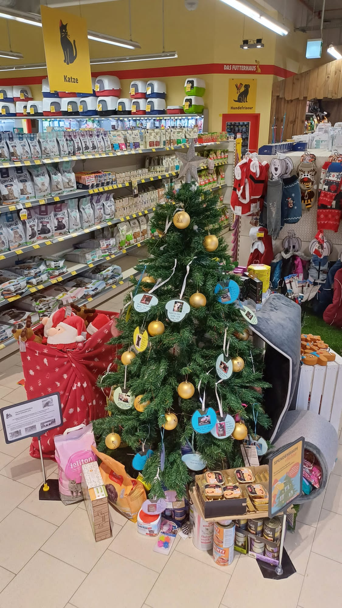 Unsere WeihnachtsbaumAktion im „Das Futterhaus“ in Bensheim